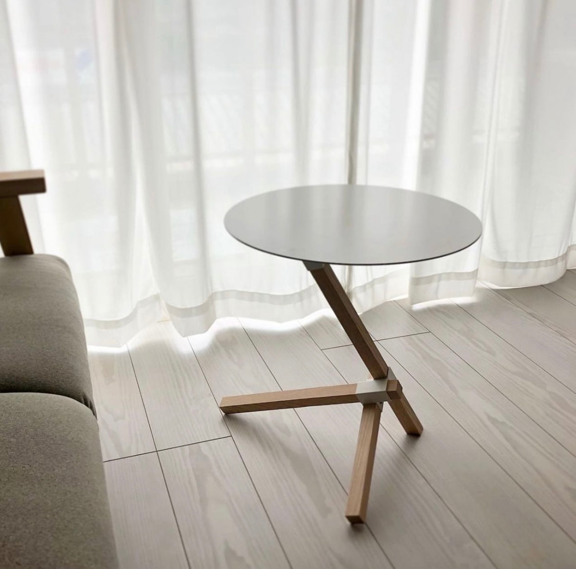 🇯🇵芦沢啓治 Keiji Ashizawa《DUENDE. TRE SIDE TABLE》